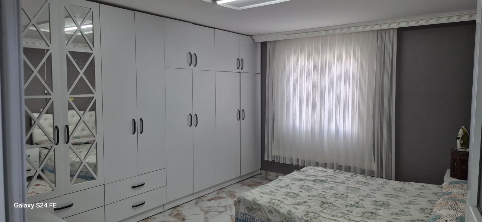 OSMANİYE YAVERPAŞA'DA YOL KENARI 2+1 EV, İŞ YERİ VE KAPALI AHIR