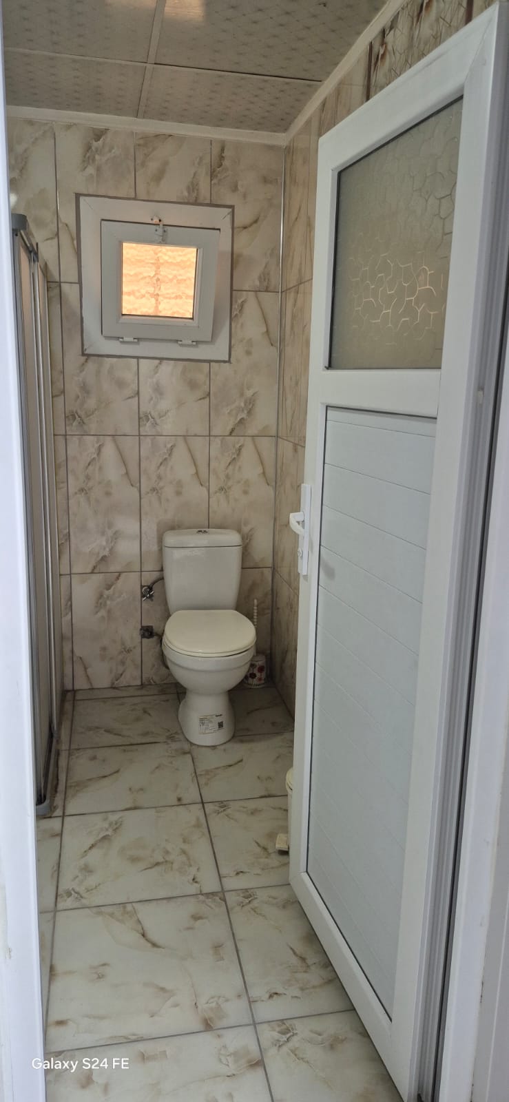 OSMANİYE YAVERPAŞA'DA YOL KENARI 2+1 EV, İŞ YERİ VE KAPALI AHIR