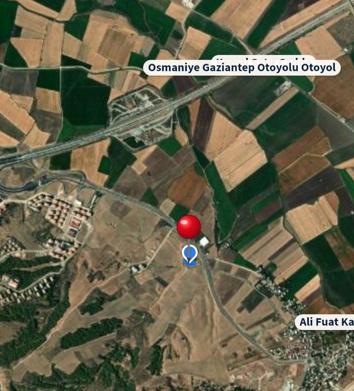 OSMANİYE MERKEZ YAVERPAŞA'DA 3.000 m² ARSA İÇERİSİNDE SATILIK 332 m² HİSSE